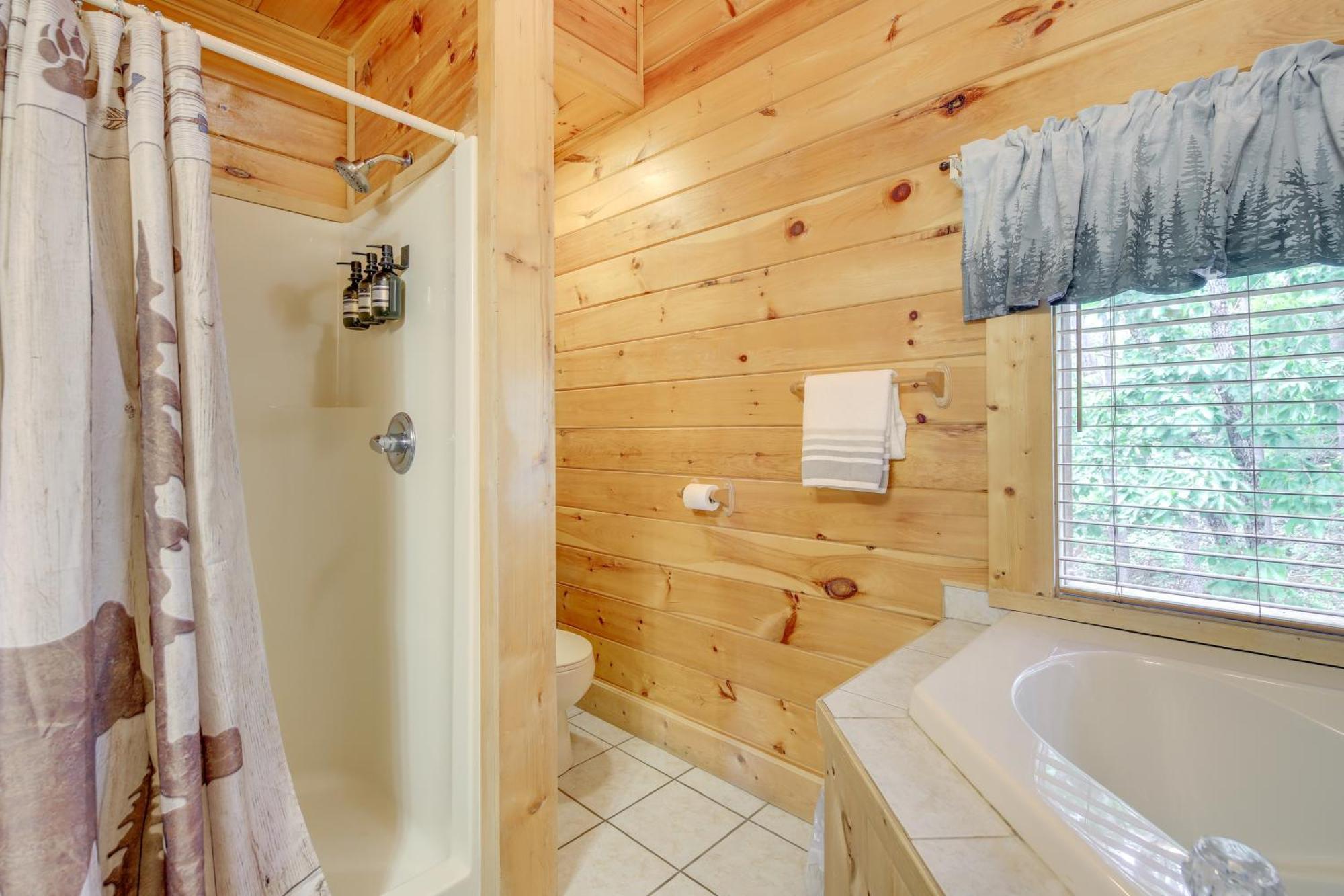 Sevierville Cabin With Deck Minutes To Pigeon Forge Экстерьер фото