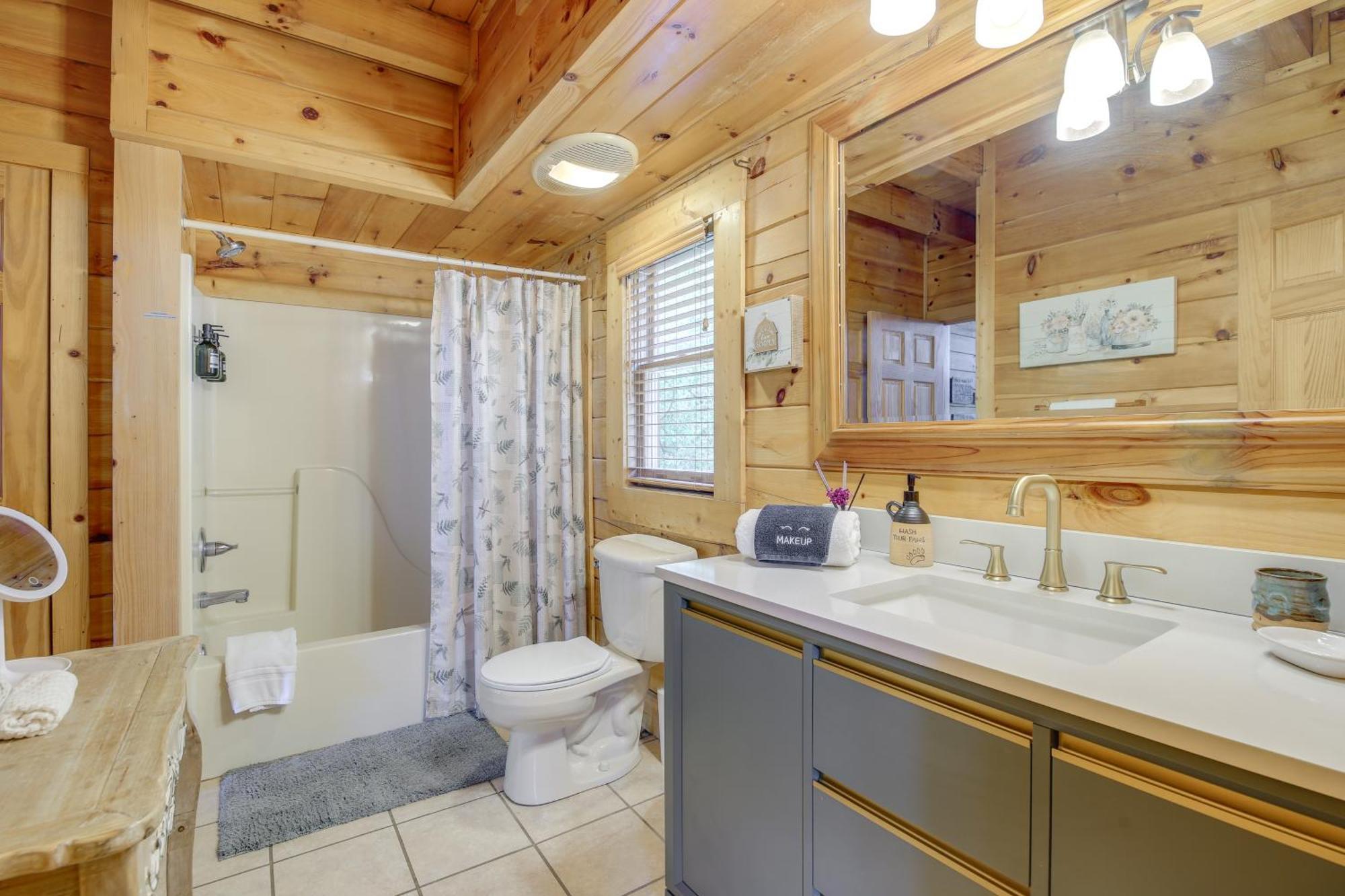 Sevierville Cabin With Deck Minutes To Pigeon Forge Экстерьер фото