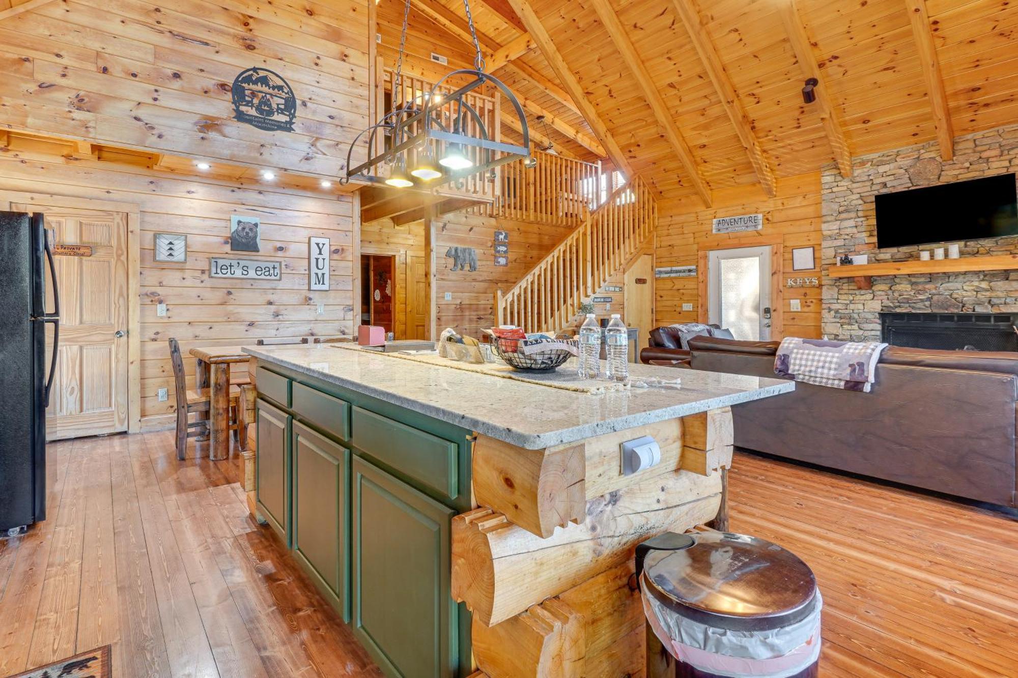 Sevierville Cabin With Deck Minutes To Pigeon Forge Экстерьер фото